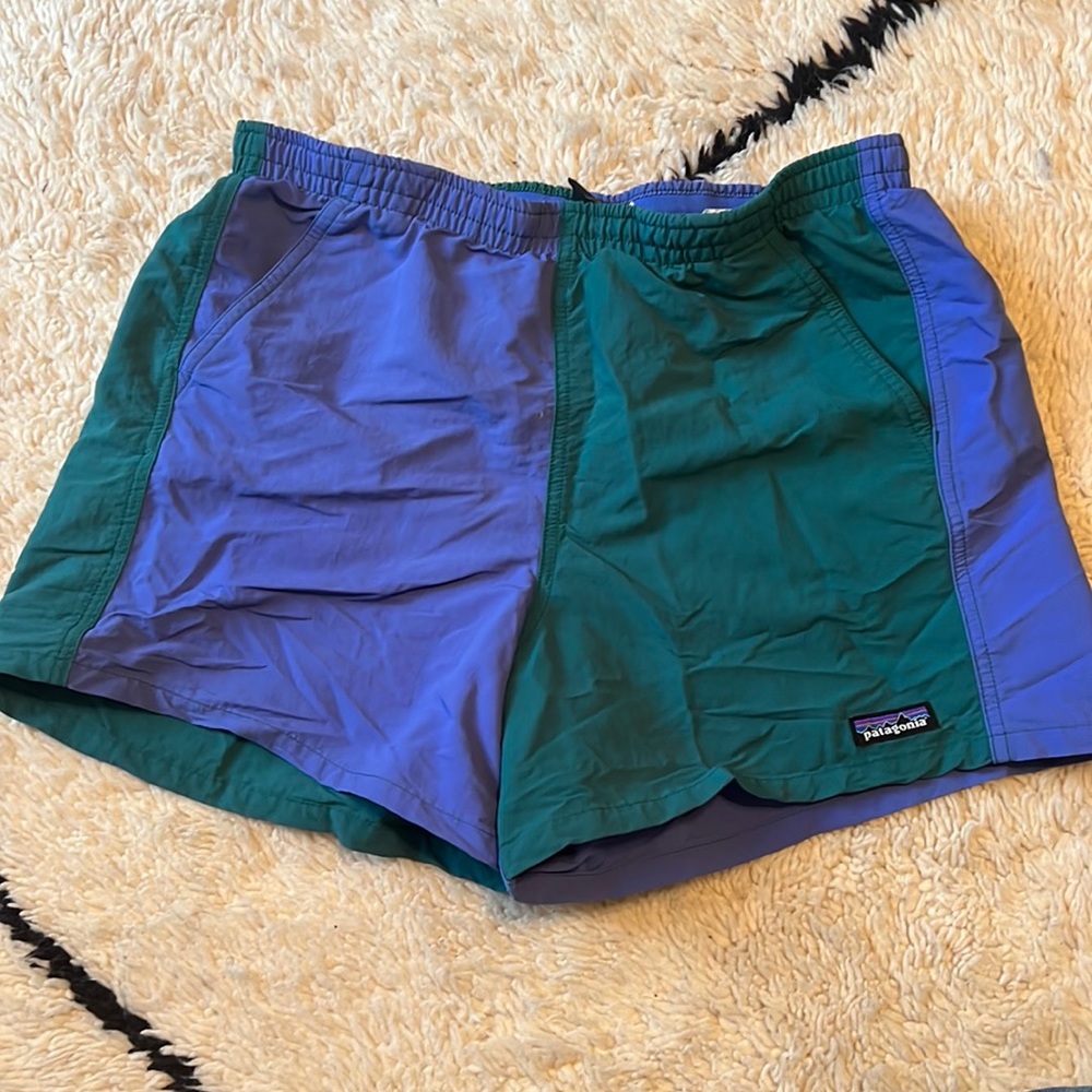 Two Tone Patagonia Baggies 5”
